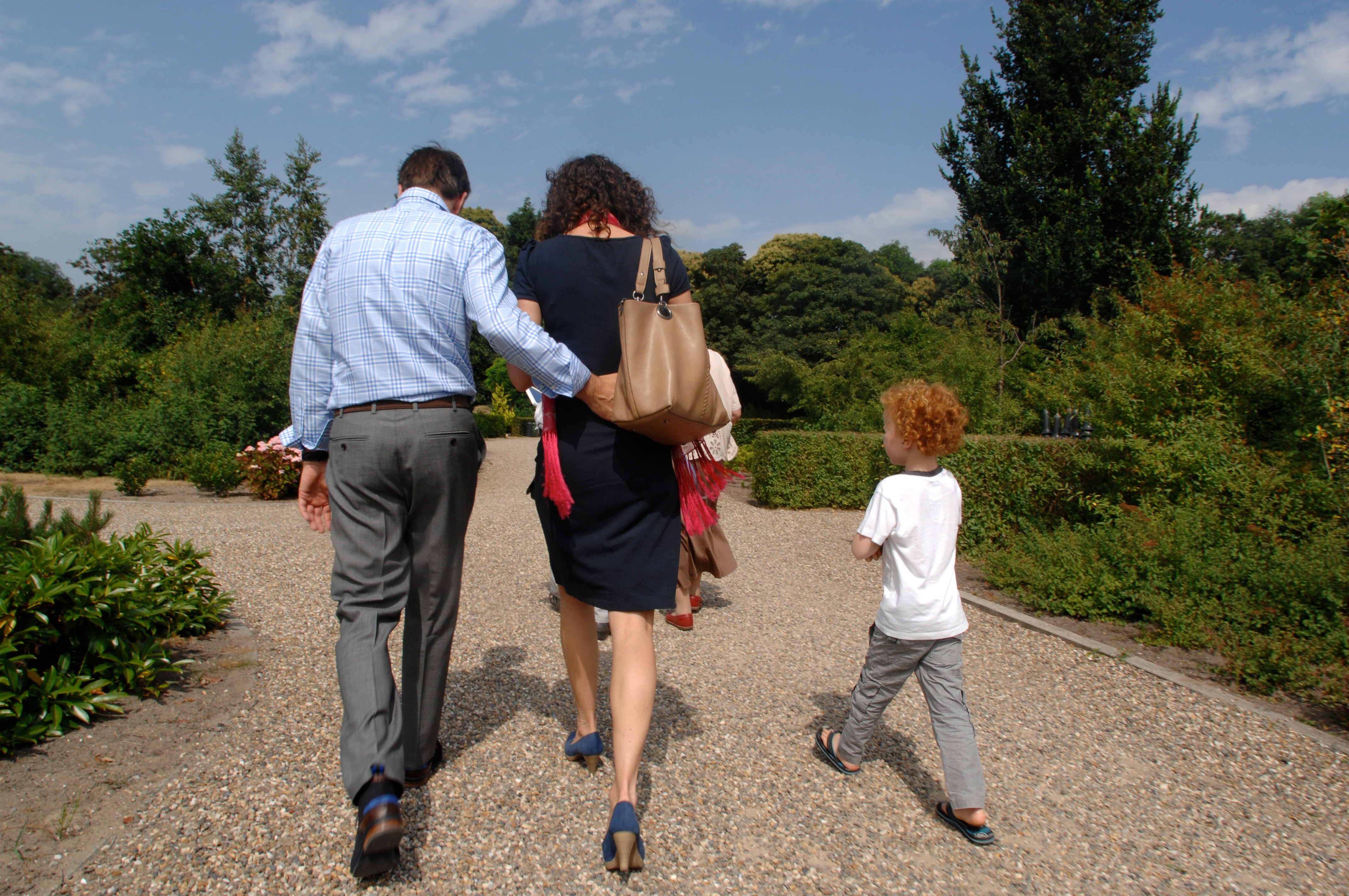 Uitvaart familie loopt weg van begraafplaats